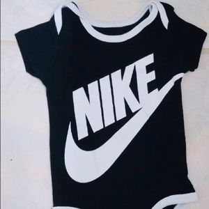 Nike Onesie 0-3 Month